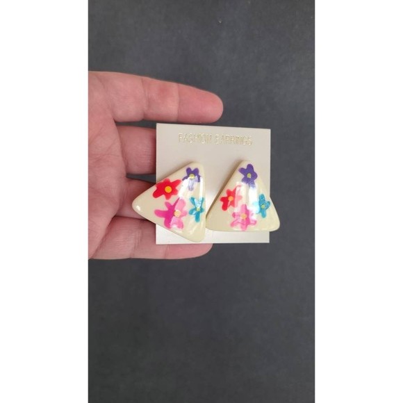 80s Triangular Floral Earrings - Picture 4 of 10